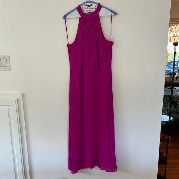 Gorgeous Banana Republic Silky Dress - Drycleaned, flowy,  perfect for dancing! - Picture 3 of 7
